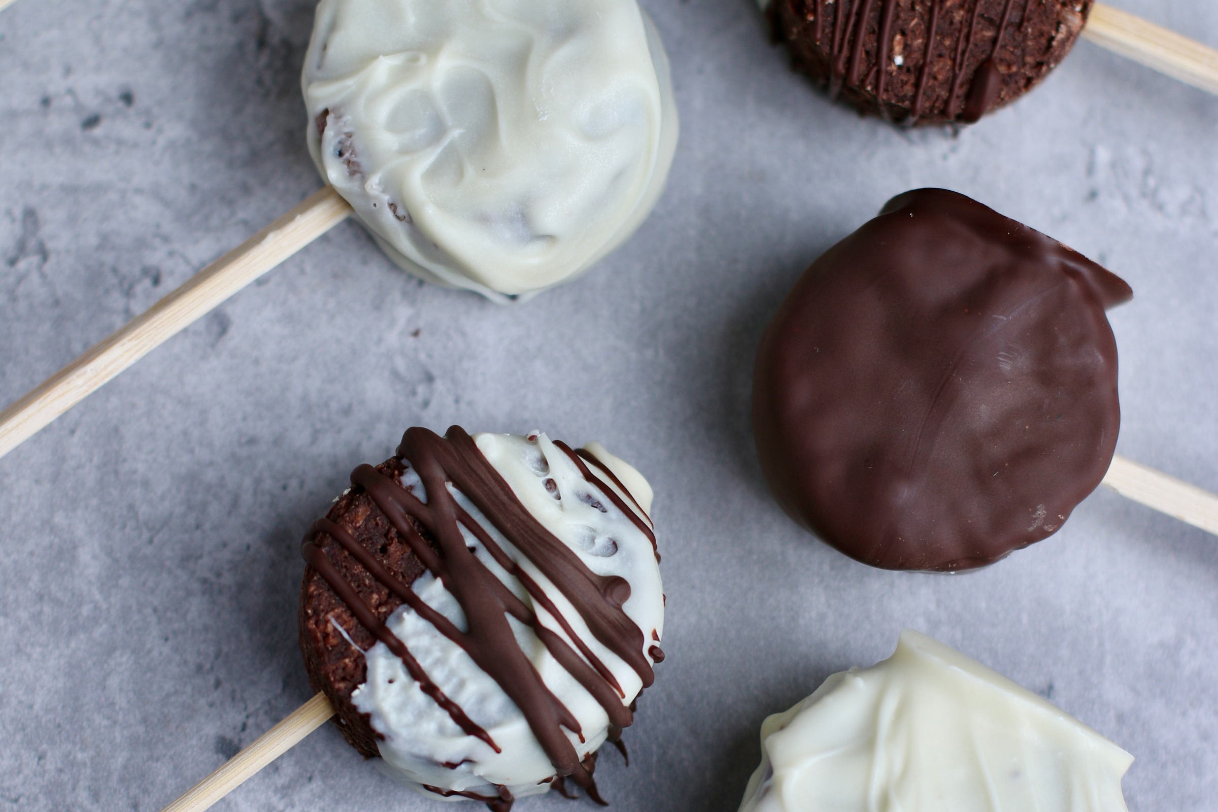 Packaroon Cake Pops | Better than Starbucks